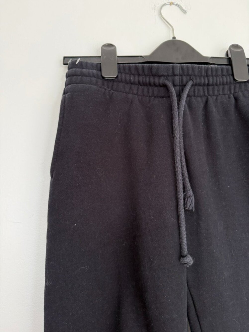$78 RETAIL – Aritzia TNA Cozy Fleece Perfect Sweatpants Black XS Joggers - Picture 3 of 9